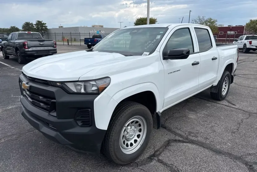 2024 Chevrolet Colorado Work Truck photo 1