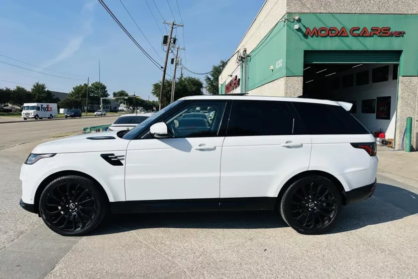 2018 Land Rover Range Rover Sport HSE photo 1
