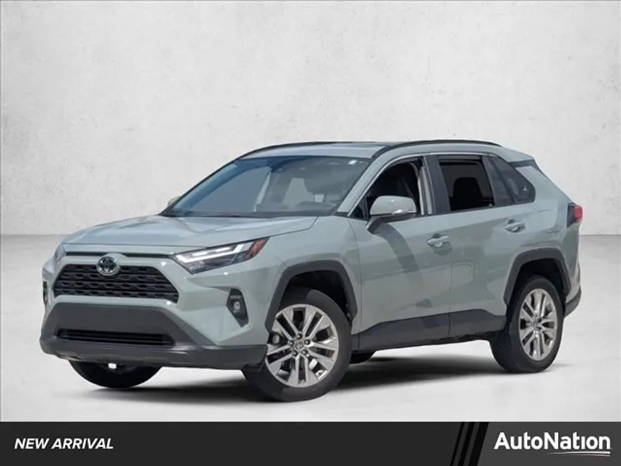2023 Toyota RAV4 XLE Premium photo 1