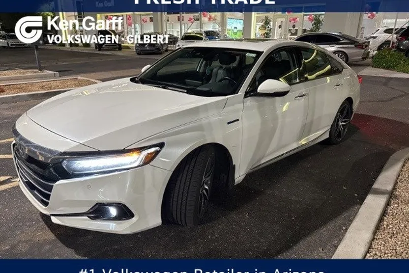 2022 Honda Accord Hybrid Touring photo 1