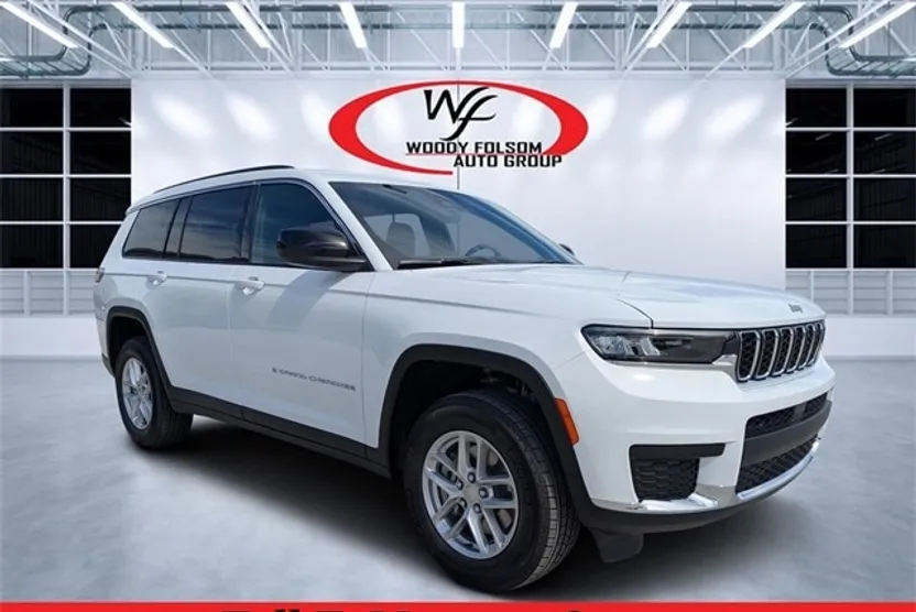 2025 Jeep Grand Cherokee Laredo photo 1