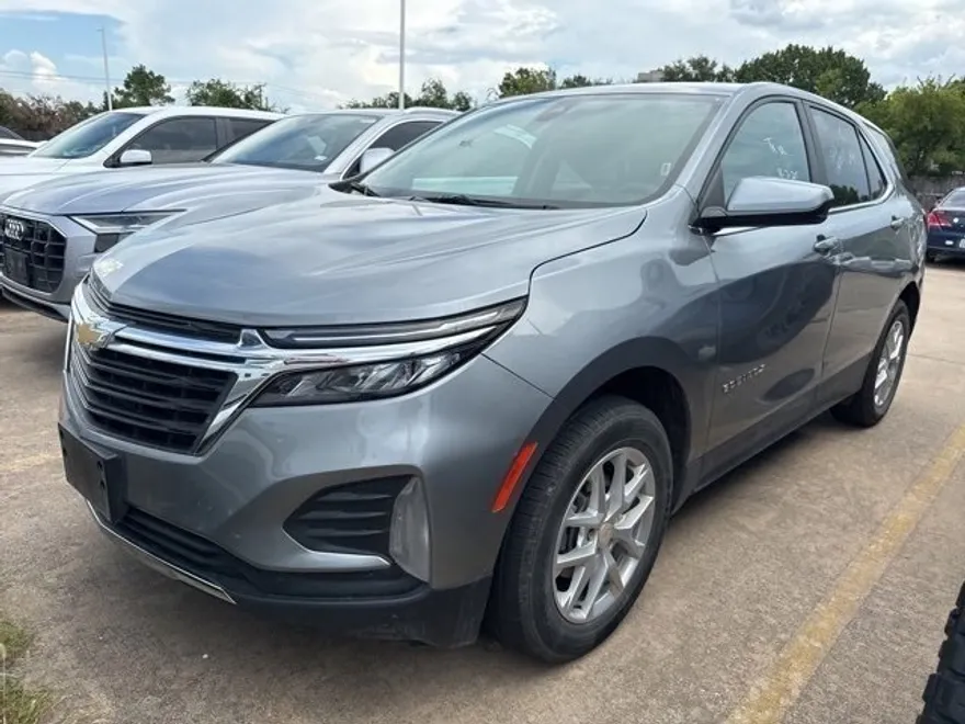 2023 Chevrolet Equinox LT photo 1