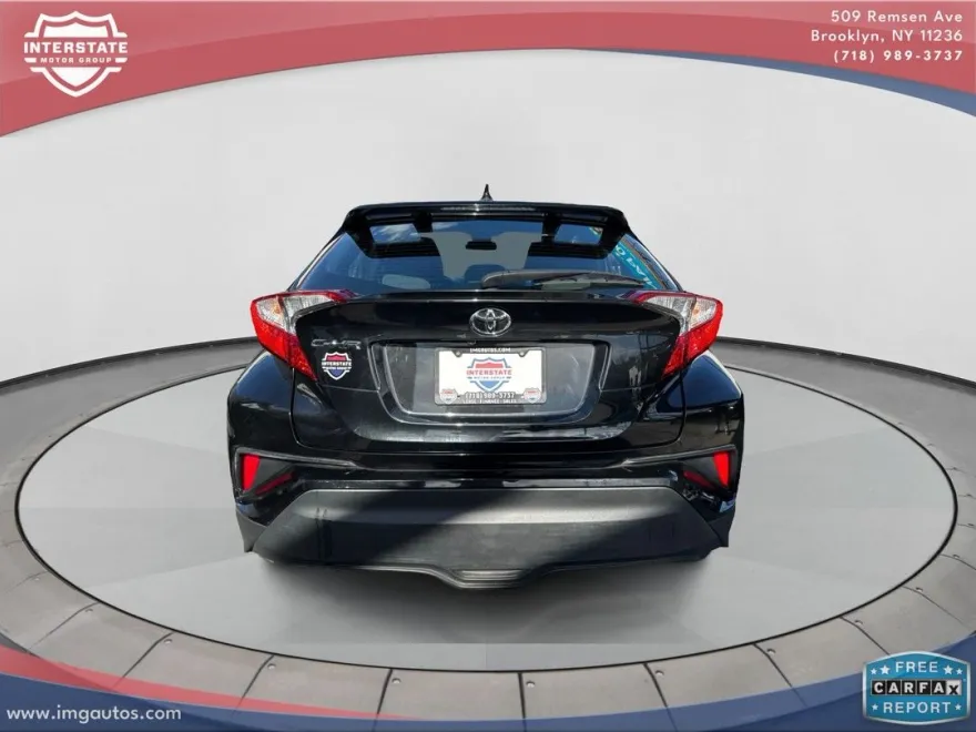 2022 Toyota C-HR XLE photo 6