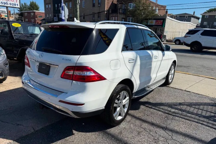 2015 Mercedes Benz ML 350 4MATIC photo 1