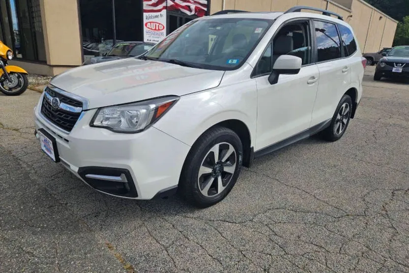 2017 Subaru Forester 2.5i Premium photo 1