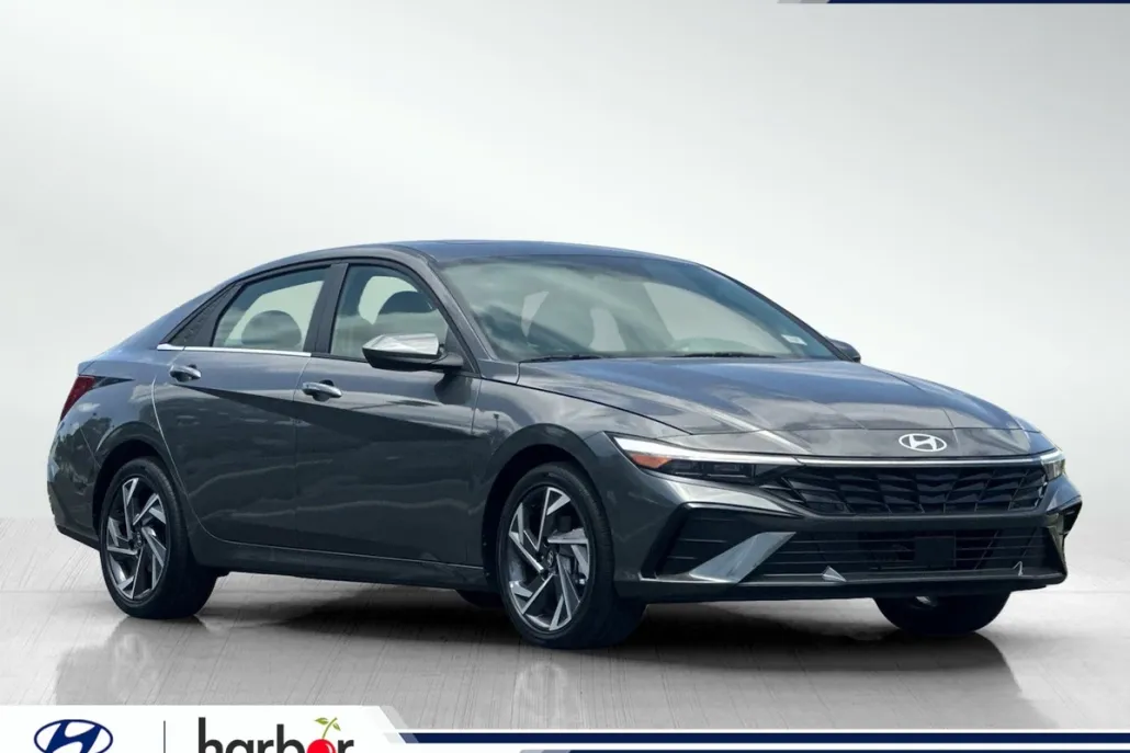 2025 Hyundai Elantra SEL Convenience photo 1