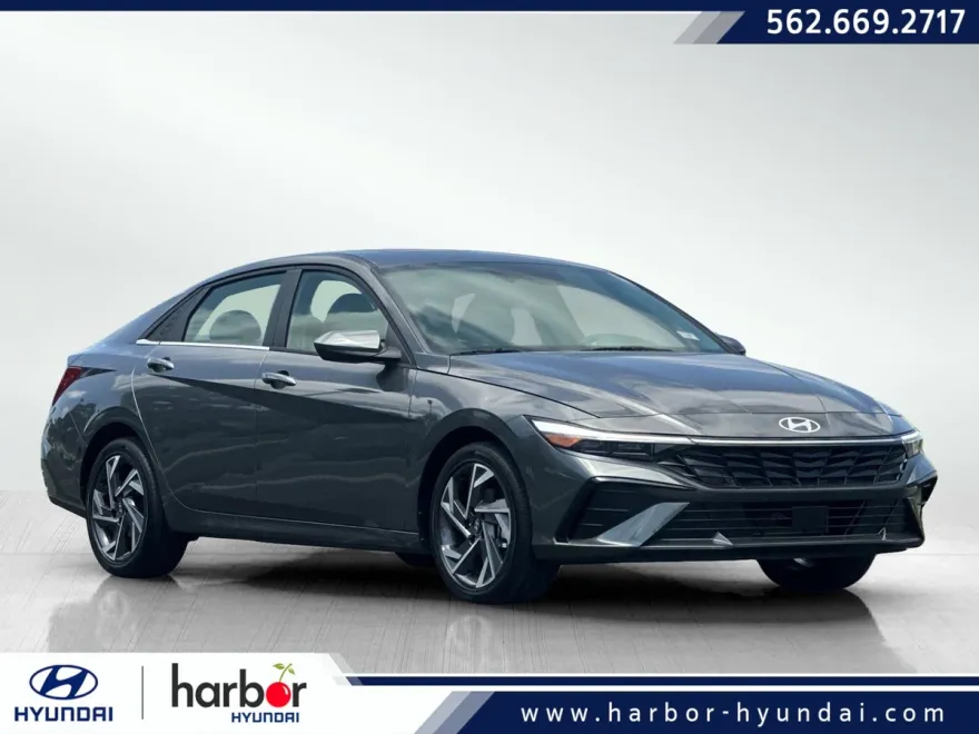2025 Hyundai Elantra SEL Convenience photo 1