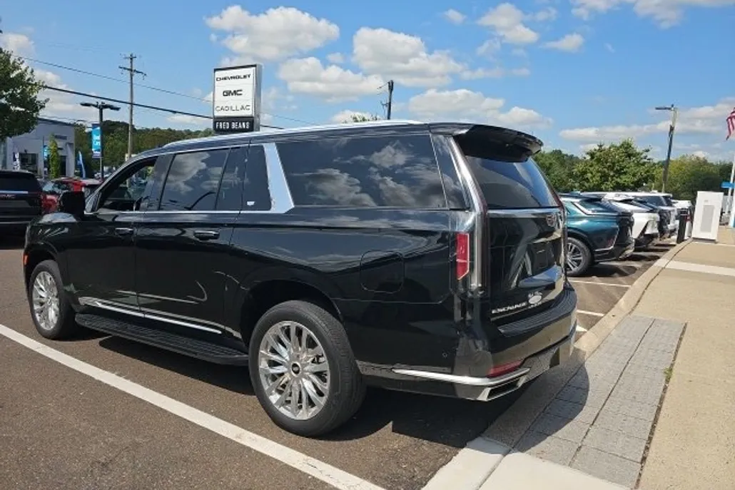 2023 Cadillac Escalade ESV Premium Luxury photo 1