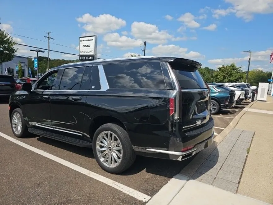 2023 Cadillac Escalade ESV Premium Luxury photo 1