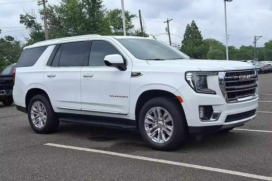 2024 Gmc Yukon SLT photo 1