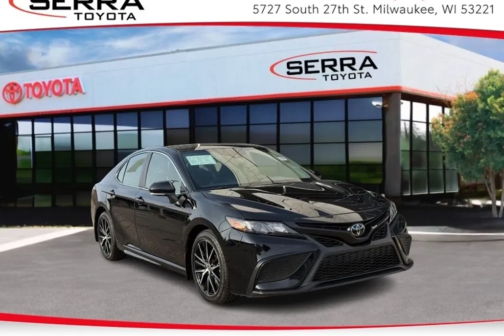 2024 Toyota Camry SE photo 1