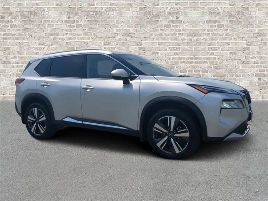 2023 Nissan Rogue Platinum photo 1