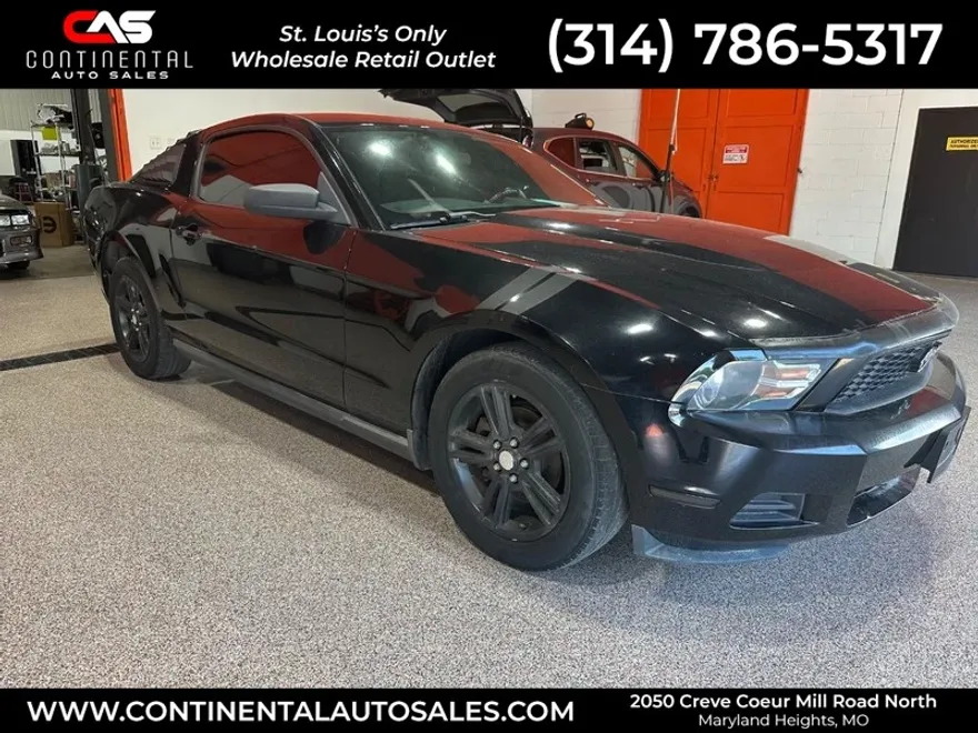2010 Ford Mustang V6 photo 1