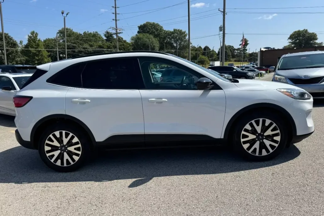 2020 Ford Escape SE Sport Hybrid photo 1