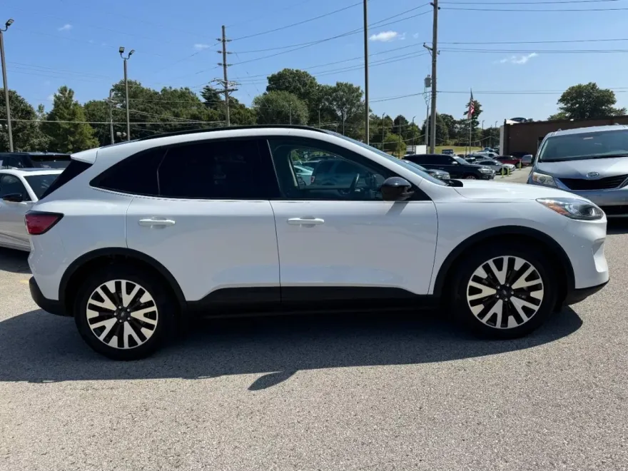 2020 Ford Escape SE Sport Hybrid photo 1