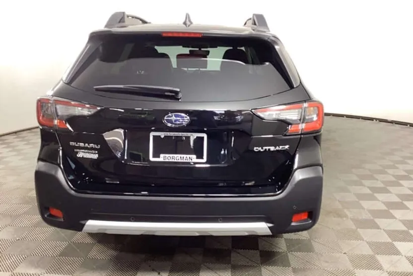 2023 Subaru Outback Limited photo 1
