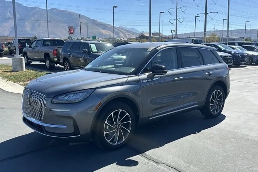 2023 Lincoln Corsair Standard photo 1