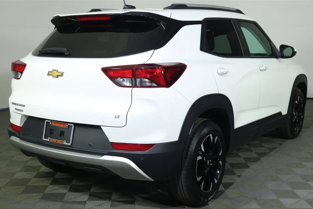 2022 Chevrolet Trailblazer LT photo 1