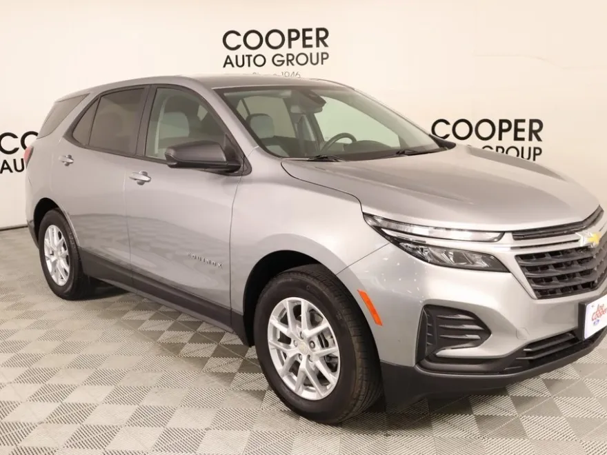 2024 Chevrolet Equinox LS photo 1