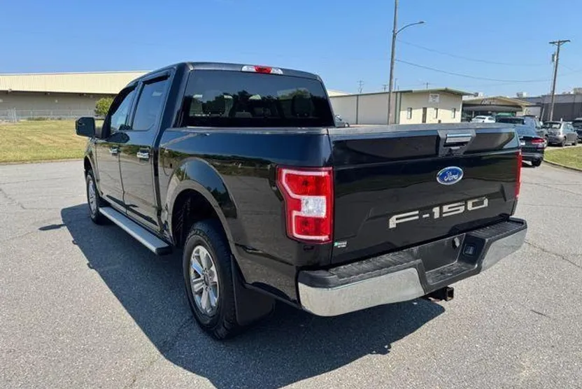 2019 Ford F-150 XLT photo 1