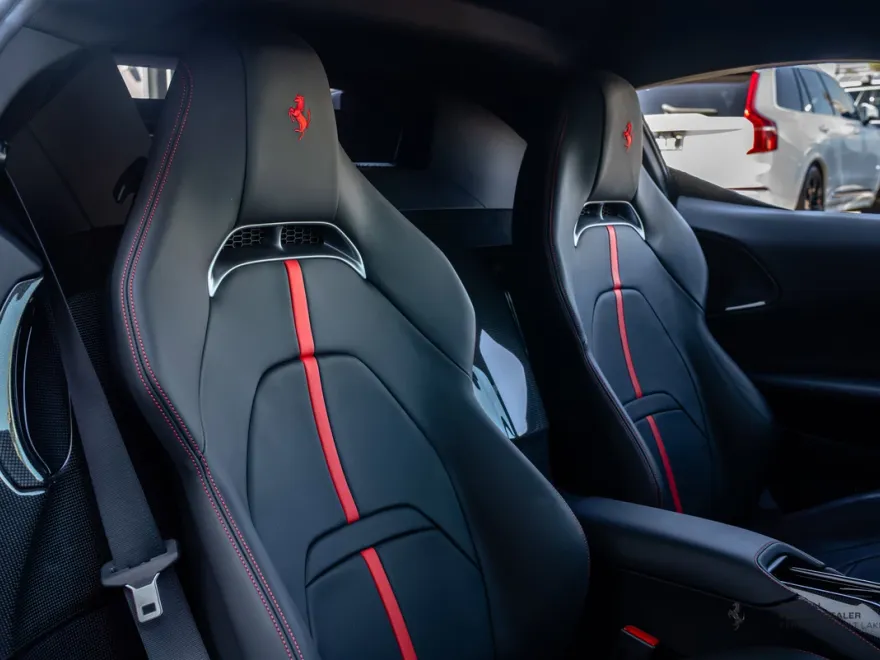 2022 Ferrari SF90 Stradale photo 1