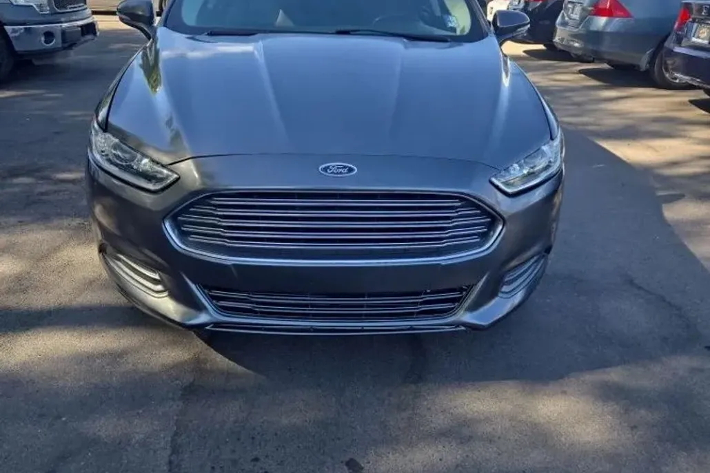 2016 Ford Fusion Titanium photo 1