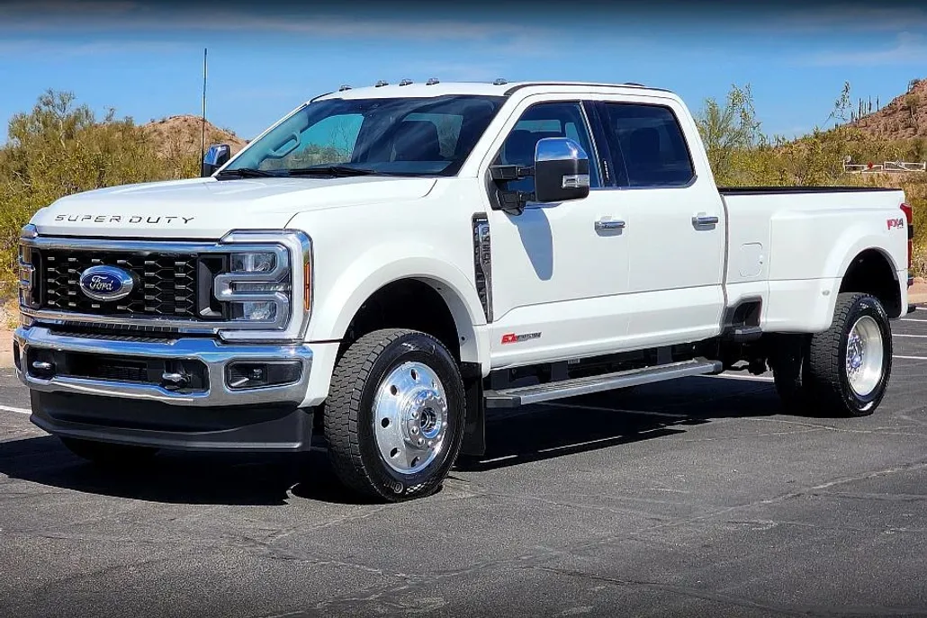 2024 Ford F-450 Lariat photo 1