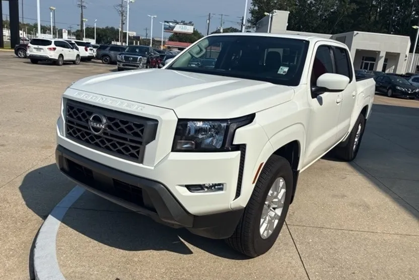 2024 Nissan Frontier SV photo 1