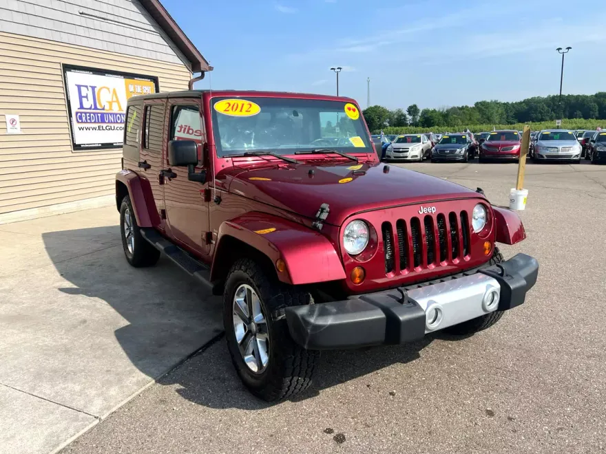 2012 Jeep Wrangler Unlimited Sahara photo 1
