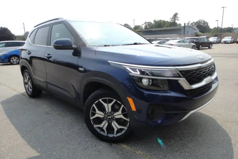 2021 Kia Seltos EX photo 1
