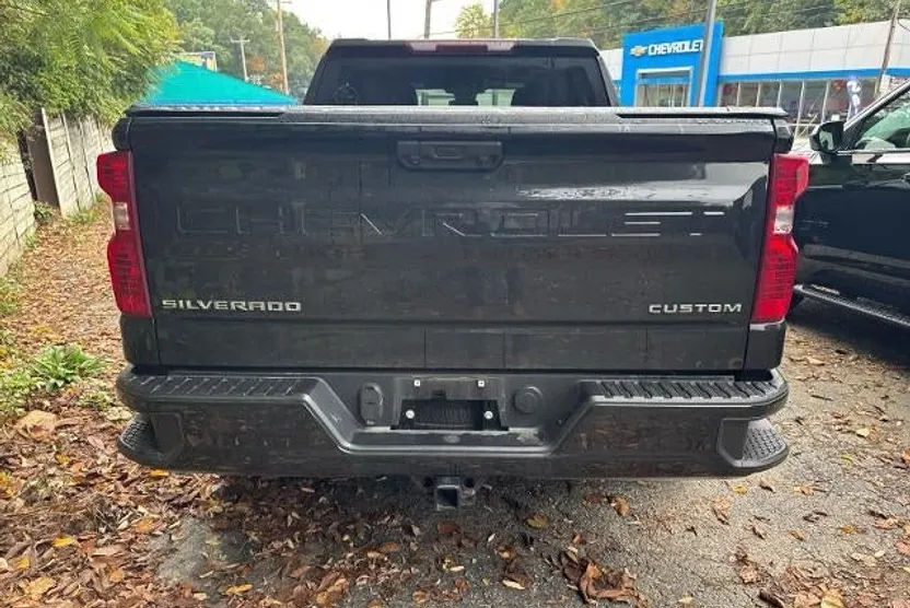2022 Chevrolet Silverado 1500 Custom photo 1