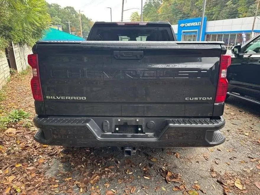 2022 Chevrolet Silverado 1500 Custom photo 1