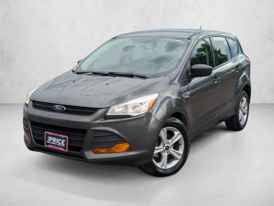2015 Ford Escape S photo 1
