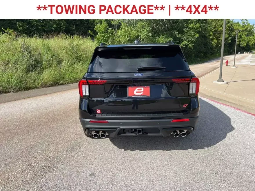 2025 Ford Explorer ST photo 1