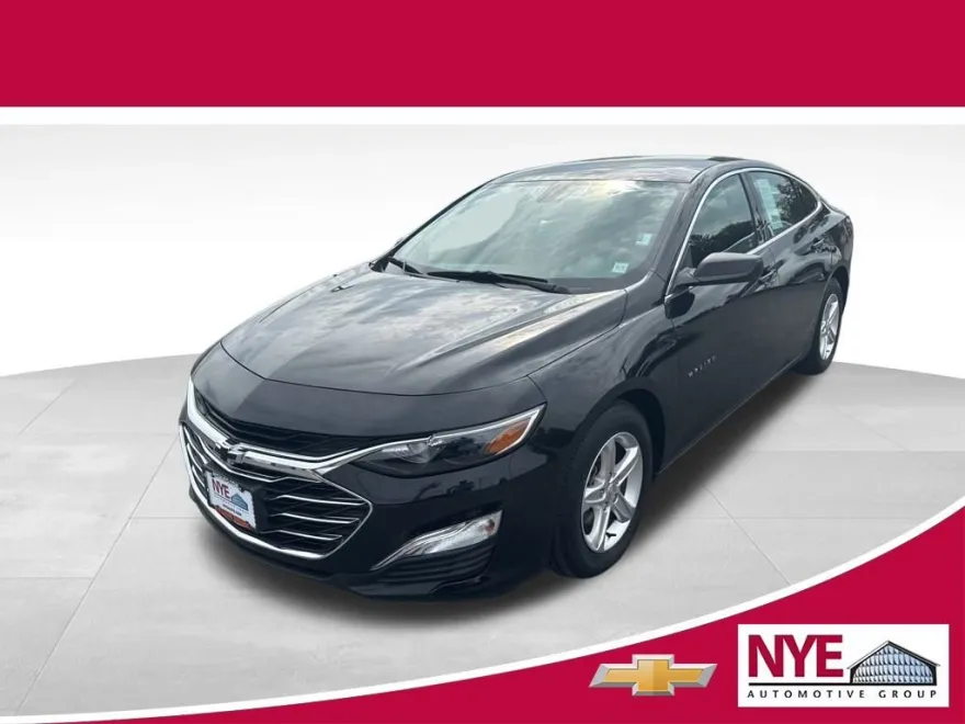 2022 Chevrolet Malibu LS photo 1