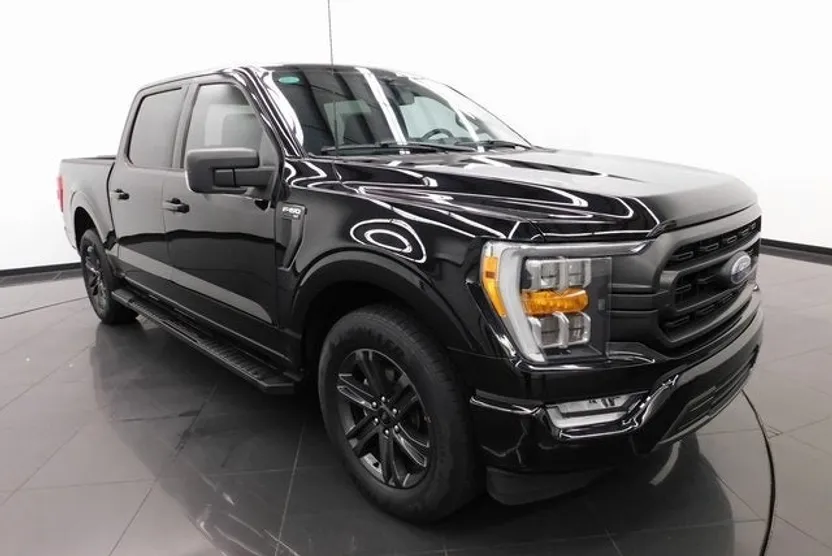 2023 Ford F-150 XLT photo 1