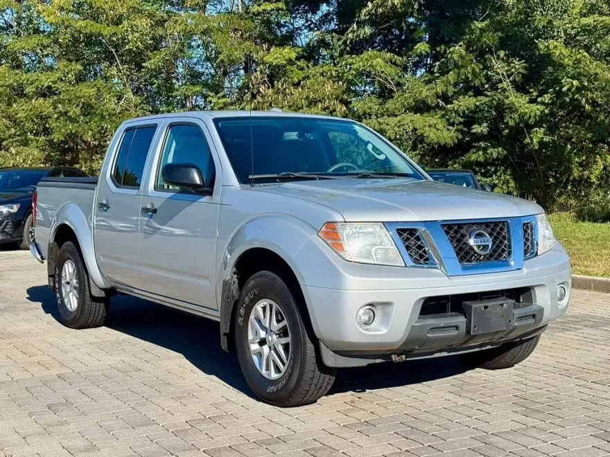 2016 Nissan Frontier SV photo 1
