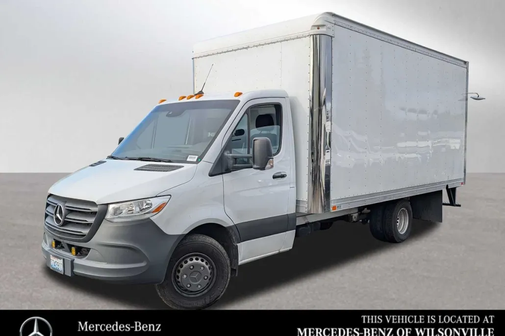 2023 Mercedes Benz Sprinter 4500 Standard Roof photo 1