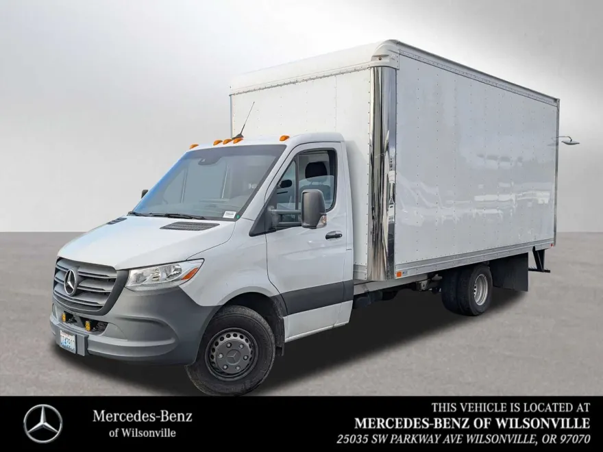 2023 Mercedes Benz Sprinter 4500 Standard Roof photo 1