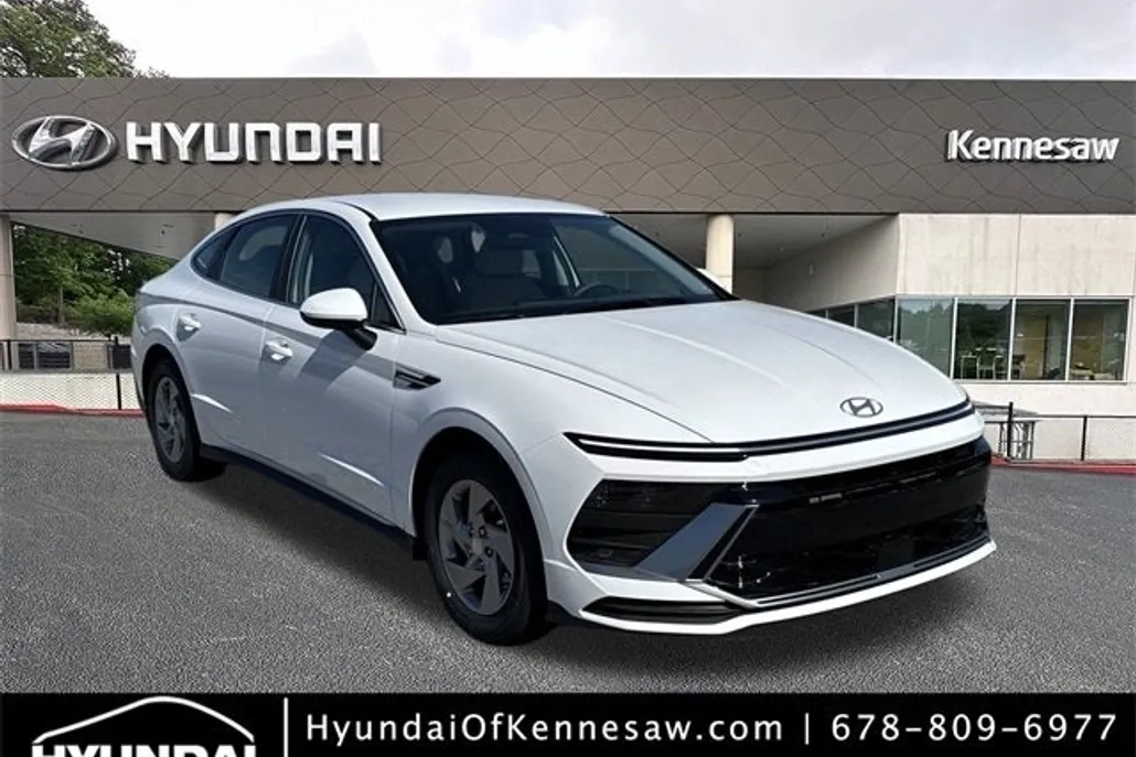2025 Hyundai Sonata SE photo 1