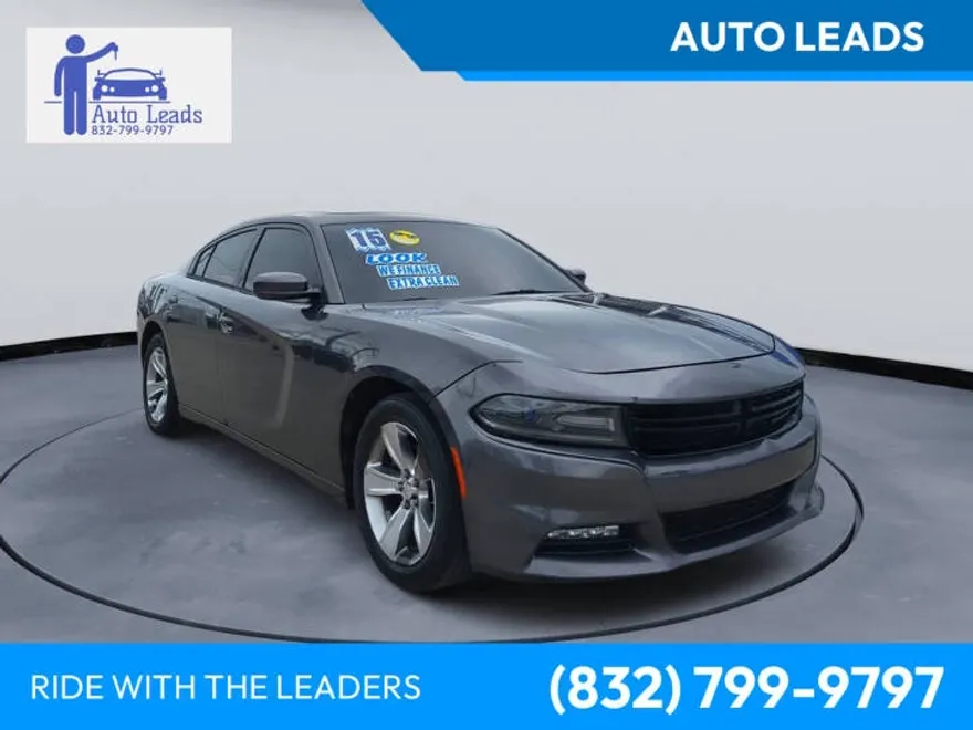 2015 Dodge Charger SXT photo 1