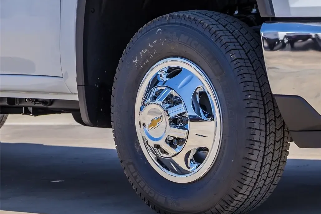 2026 Chevrolet Silverado 3500HD LT photo 1