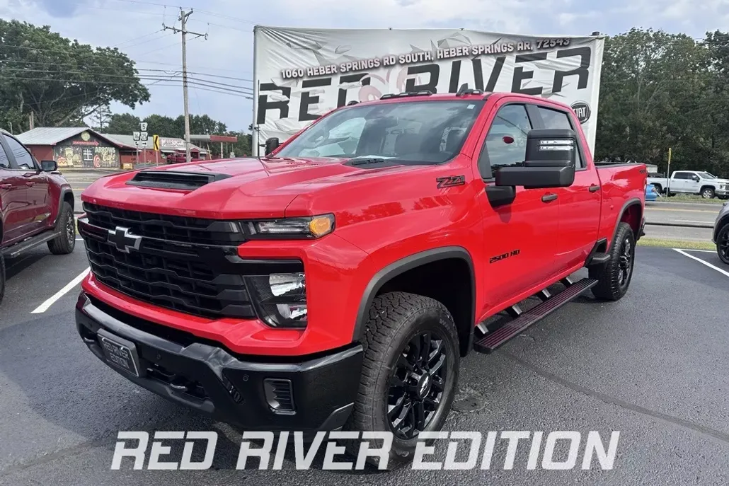 2025 Chevrolet Silverado 2500HD Custom photo 1