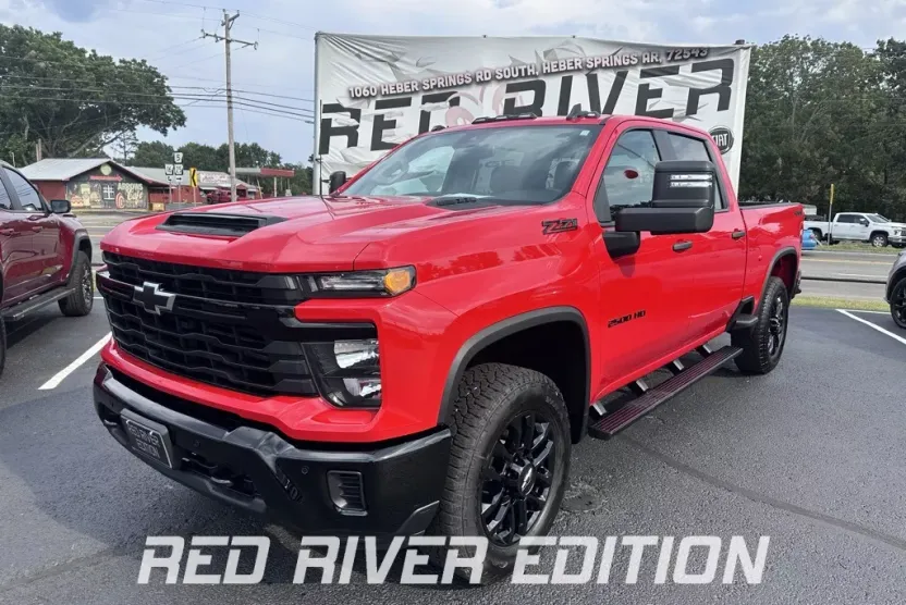 2025 Chevrolet Silverado 2500HD Custom photo 1