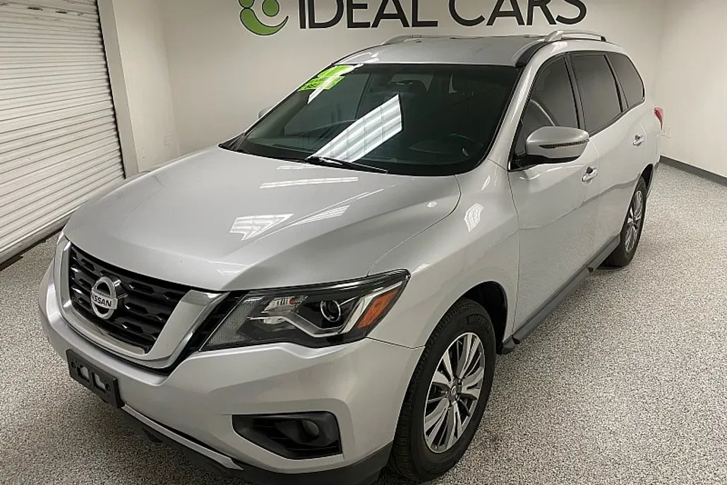 2018 Nissan Pathfinder SV photo 1