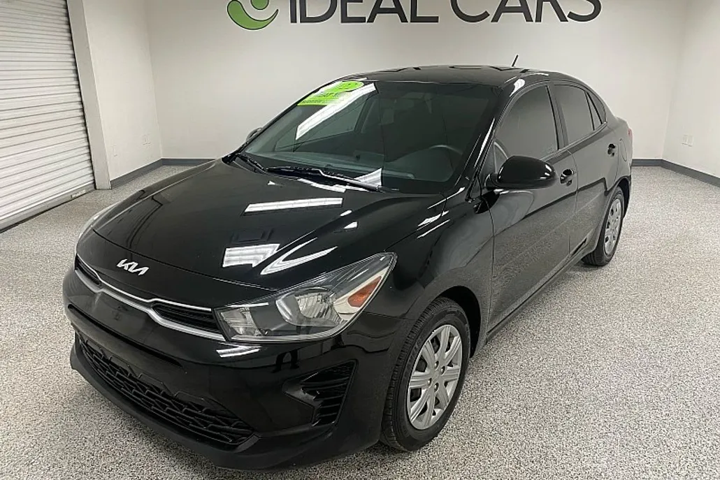 2022 Kia Rio S photo 1