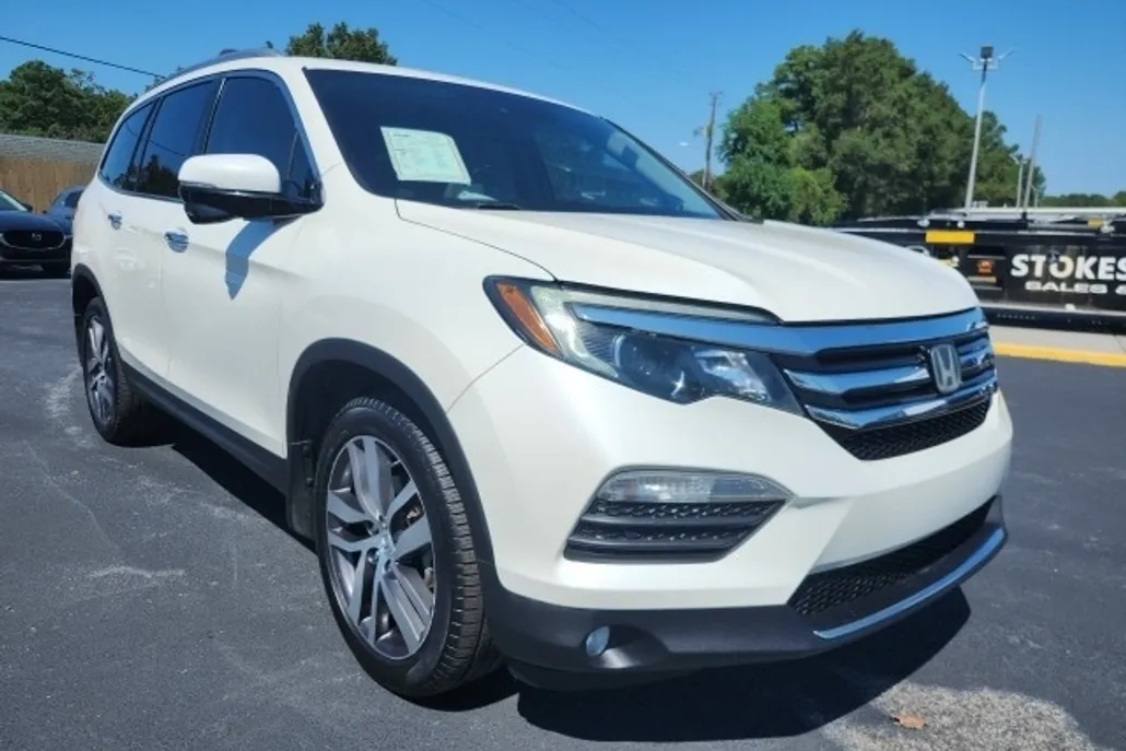 2016 Honda Pilot Touring photo 1