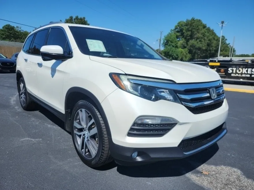 2016 Honda Pilot Touring photo 1