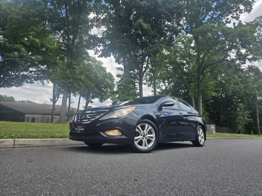 2012 Hyundai Sonata Limited photo 1