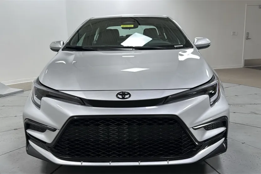 2026 Toyota Corolla SE photo 1